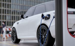 Perkembangan Mobil Hybrid Dan Dampaknya