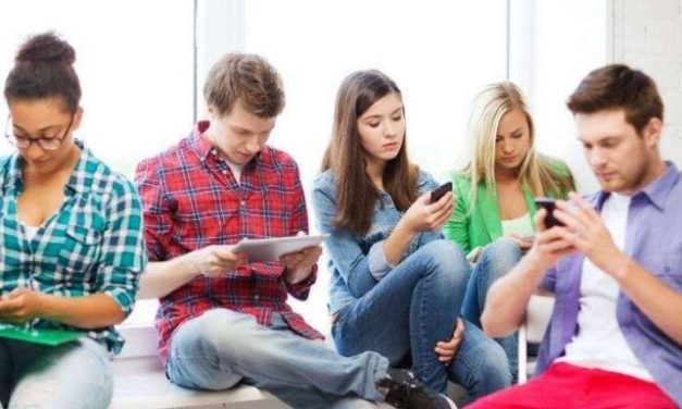 Tren Ragam Dan Kehidupan Modern