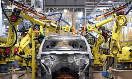 Peran Teknologi Dalam Perkembangan Industri Otomotif