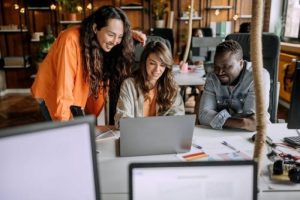 Strategi Kreator Mengikuti Perubahan Tren Online