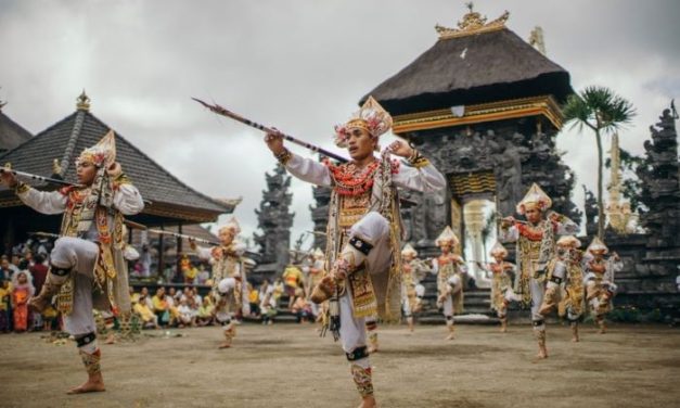Warisan Budaya Yang Menjadi Identitas Masyarakat
